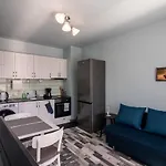 Mountain View Apartment 1 + Parking